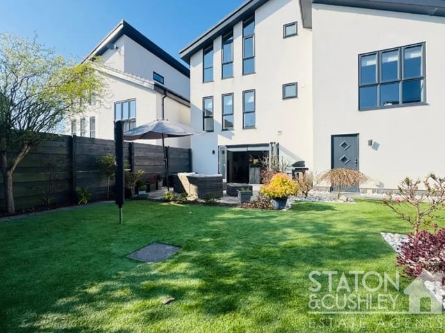 The garden has been landscaped to a stunning standard and offers an array of beautiful trees and shrubs as well as an easy maintenance lawn and patio area creating the perfect haven to enjoy all year round