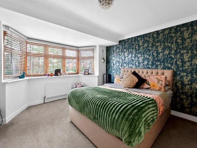 This light and bright double features a stunning bay window.