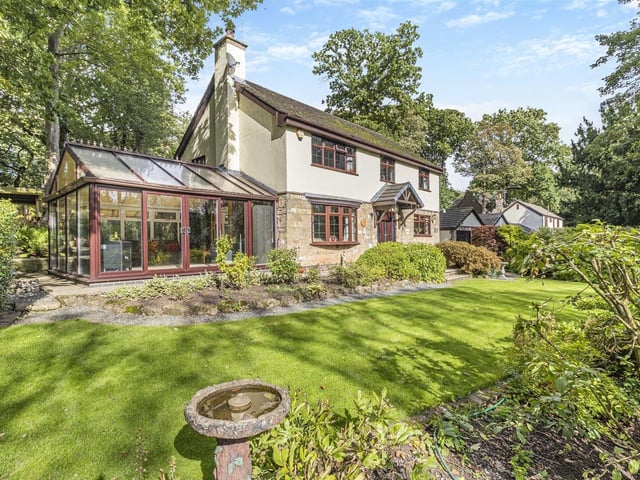 This photo underlines what an asset the conservatory is to the main house.