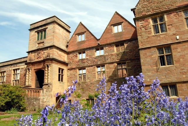 Enjoy some Spring sunshine this spring at Rufford Abbey. A great place to go for a walk and enjoy the gardens and lake. It is also a great place to learn how to cycle. Activities over the school holidays include Breakfast with Barbie and Owl Encounters. To find out more visit https://ruffordabbey.co.uk/events/