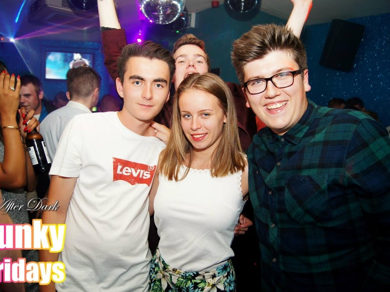 Look out for the photobomber!