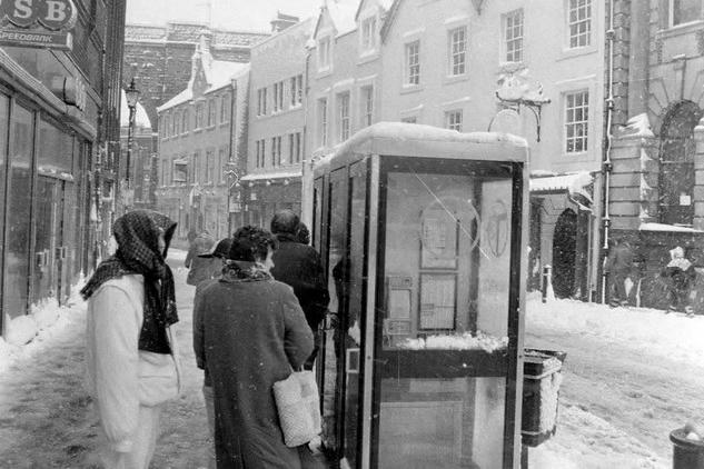 Despite it being bitterly cold, Mansfield residents were still managing to go about their daily business.