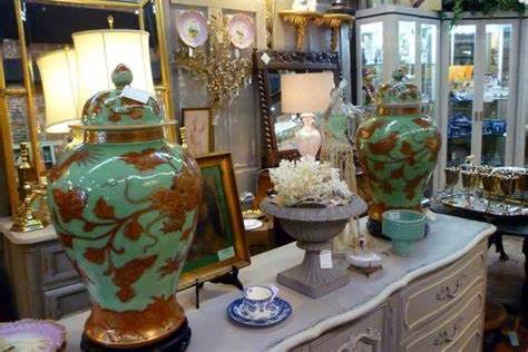 As part of the Love Your Local Market campaign (see above), an antiques fair and collectables market is being held at Mansfield Market on Saturday (10 am to 4 pm). AG Events is staging the free fair alongside the regular market and promises a host of antiques and retro and vintage products for sale.