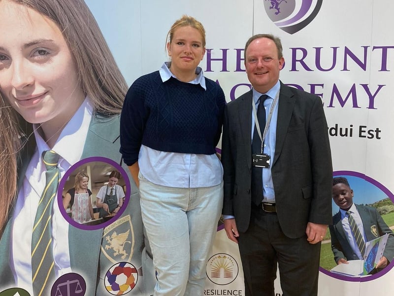 Madeleine Rotchell received a grade 8 in maths; grade 7s in biology, chemistry, English language and literature, French and physics; a grade 6 in history; a grade 5 in statistics; and a Distinction in performing arts.