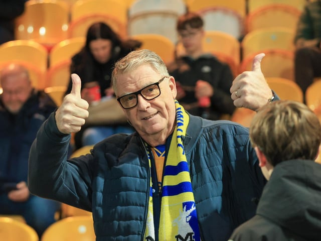 Mansfield Town were unable to bag all three points despite Oxford being reduced to nine men for the closing stages.