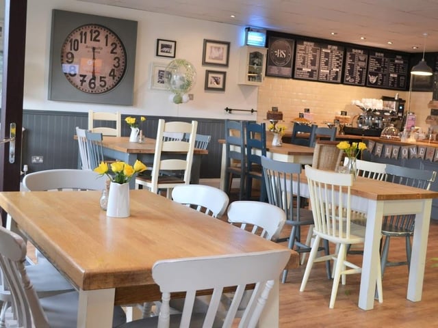 The Bakers Shop Cafe Ltd located at Maun Close, Mansfield, has a 4.8 rating.