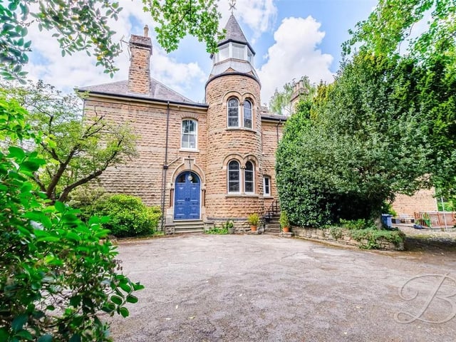 A home of true distinction!.. Proudly presenting this exquisite seven-bedroom Victorian home, nestled in the sought-after conservation area of Mansfield. This Grade II listed gem stands proudly on a beautifully maintained, approximate 0.7-acre plot, offering a blend of historic charm and comfort for even the largest of families.