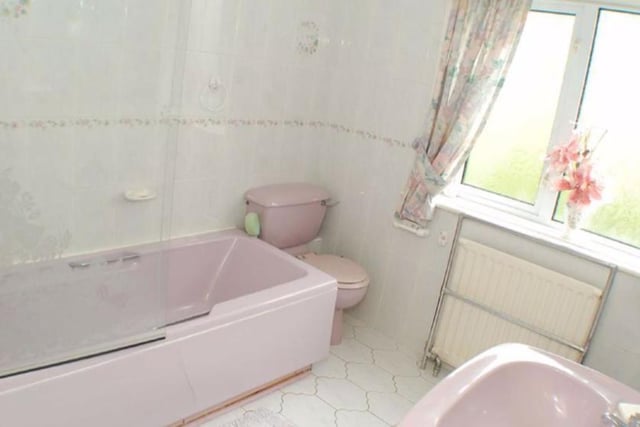 The property has one bathroom. Image by Zoopla.