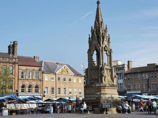 In the Mansfield town centre & Broomhill area, 5.5% of households were overcrowded.