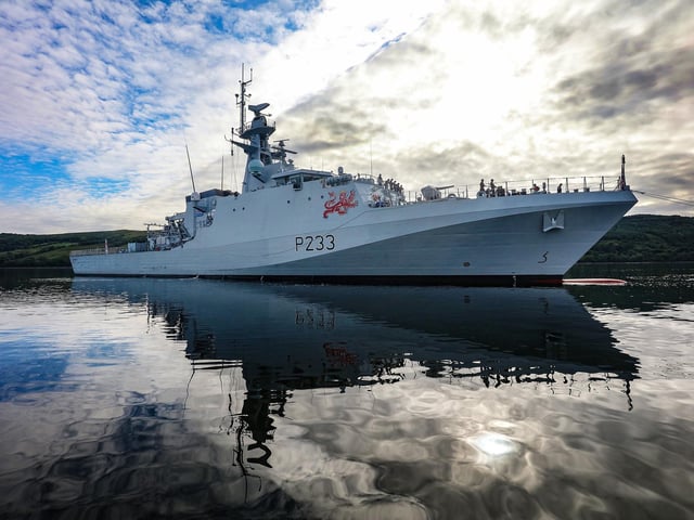 HMS Tamar came to anchor in Scotland by performing buoy jumping.