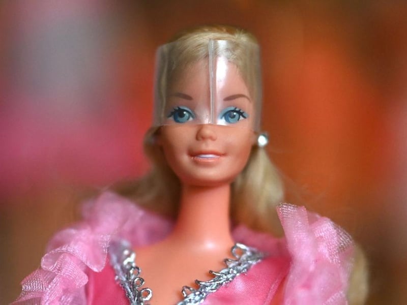 Barbies were very popular throughout the '80s, with young grils enjoy hour of fun making dolls walk, talk and party.