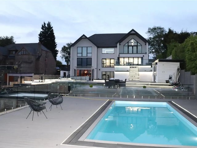 Introducing the stunning Fairway; a bespoke exclusive detached property offering nearly 6000 square ft in space. The property is situated on Coxmoor Road one North Nottinghamshire most exclusive spots. The property was completed in 2021 and offers an exciting opportunity to acquire a truly exceptional home with boasts generous proportions, a contemporary design both internally and externally, a host of technological conveniences, a first-class finish throughout and a location close to an abundance of local amenities and major transport links. The property boasts a home cinema, bar, gym, and golf simulator.