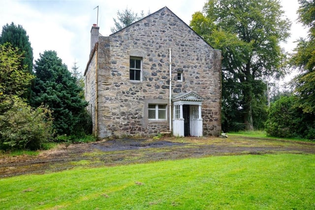 Castle Cottage is stone built under a slate roof and comprises sitting room, kitchen, bathroom and two bedrooms.