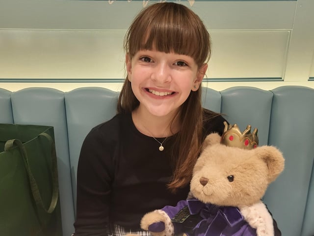 Sofia enjoyed a luxurious afternoon tea at the Tiffany Blue Box Cafe in Harrods.