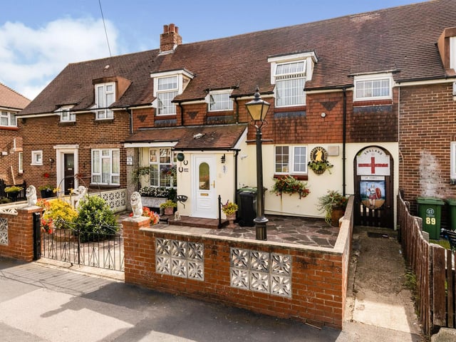 This Cosham home has three double bedrooms, ample living space with kitchen/diner, conservatory and low maintenance garden.