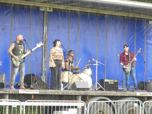Nottinghamshire's Connie and The Rogues in the rain...