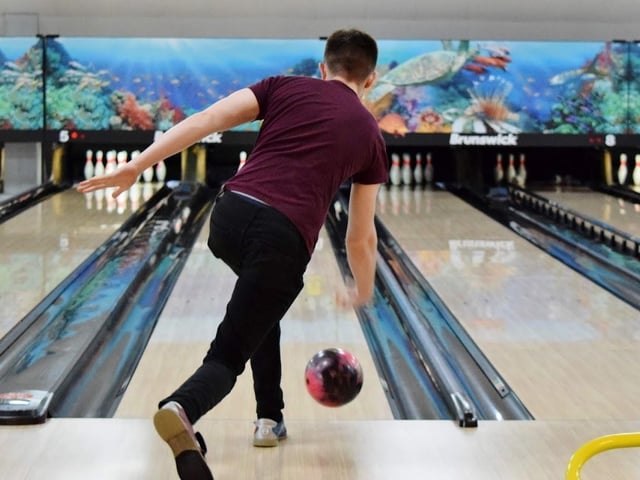 The family-friendly bowling centre offers a fantastic range of entertainment options for people of all ages. With classic arcade games and fruit machines for adults and kids.