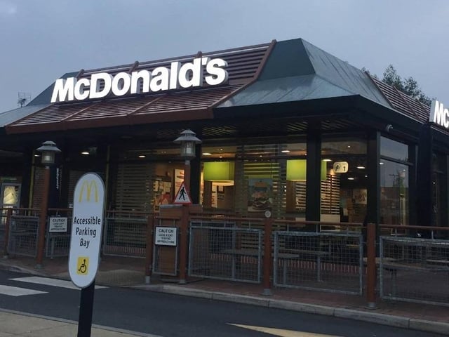 McDonald's - Mansfield Leisure Park - has a rating of 3.9 from 2,560 Google reviews.