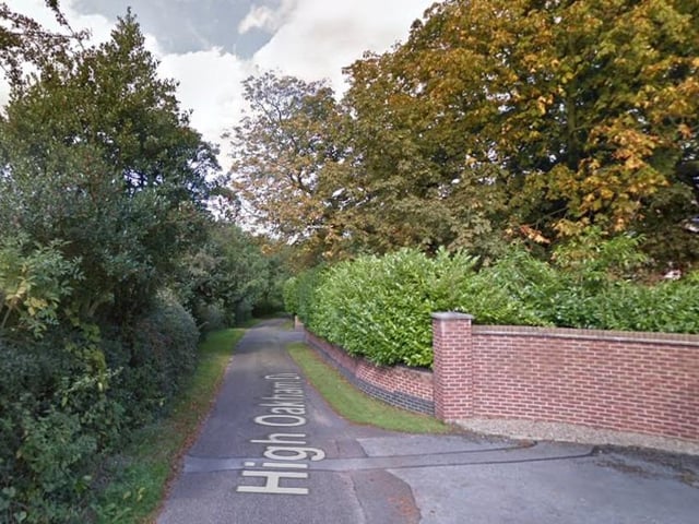 On High Oakham Drive, Mansfield, NG18 5AL, four houses sold for an average of £466,500.