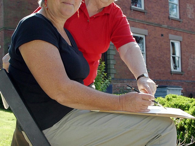 Durban House, Mansfield Rd, Eastwood outdoor art classes. Lesley Jackson trying her hand at painting. Maureen Lowe, Eastwood arts group leader and evening class tutor, at Eastwood comp. Did you attend this class?