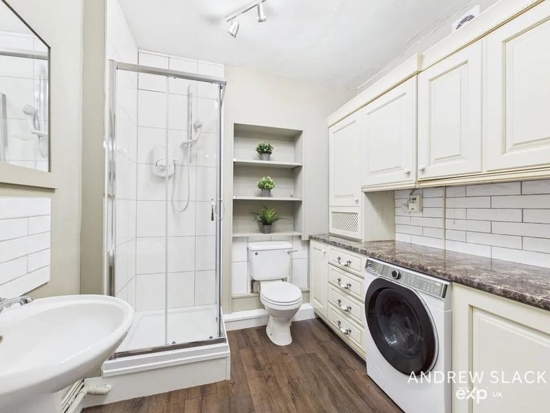 The property benefits from a convenient utility/shower room.