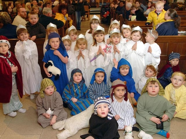 Can you spot any familiar faces from this Warsop school's nativity?