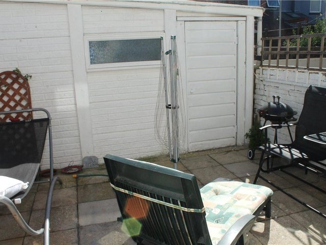 On sale for £275,000. Marketed by Leaders. For more info: https://bit.ly/2ZNF0Cl