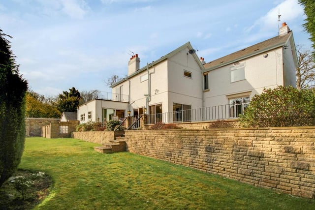 The property is very private and secure, with tall hedging keeping out the view from neighbouring properties.