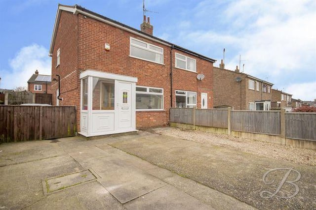 Viewed 890 times in the last 30 days. This two bedroom house is being marketed by Buckley Brown, 01623 355797.