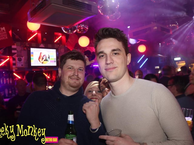 I spot some photo bombers!