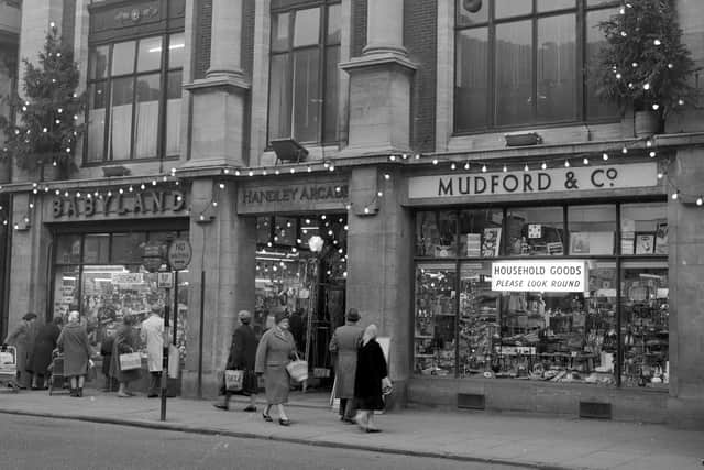 Shoppers in 1961-62 at Mansfield Handley Arcade.