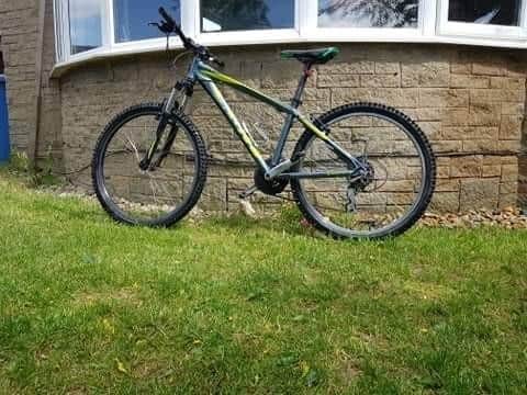 Ben's missing lime green and silver/grey Scott Ascot 660 - Picture Sarah Jeffcoat
