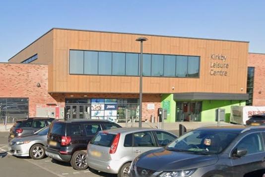 Kirkby Leisure Centre, Hodgkinson Rd, Kirkby in Ashfield, NG17 7DJ: This is a modern, comprehensive facility in Kirkby-in-Ashfield. It features an 85-station gym, a 25m swimming pool, fitness studios, a health suite with sauna and steam rooms, and a café. Users gave it 4.2 stars out of 410 reviews on Google.