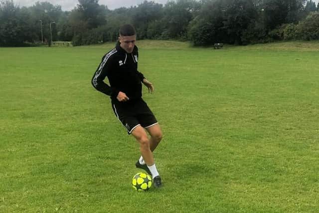 Mansfied lad Jaz Goundry has signed his first pro deal with Grimsby.