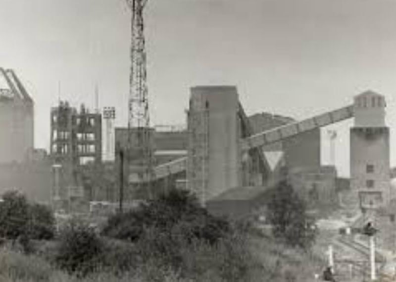 Now one of Mansfield's largest industrial estates, the site of the former Mansfield (Crown Farm) colliery was once one of the towns most productive pits. The pit was demolished in 1989 and is now Crown Farm Industrial Estate.