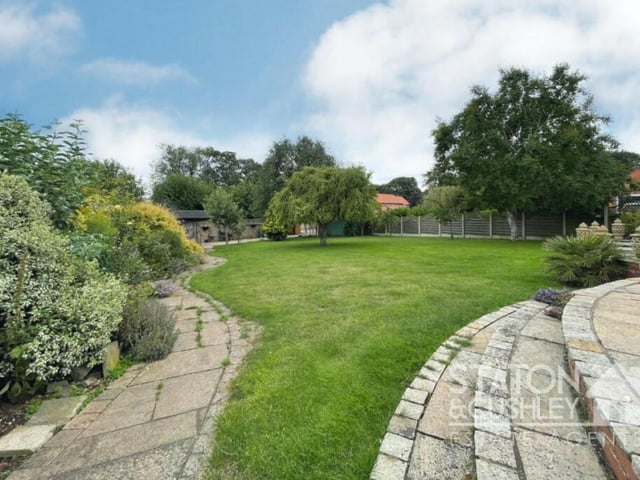 The excellent garden has been fully landscaped.