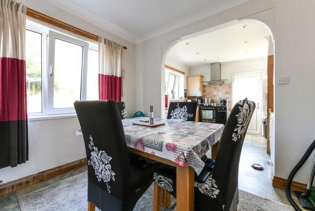 Guide price of £215,000. Marketed by Mann. For more details: https://bit.ly/2Ry7Ulg.
