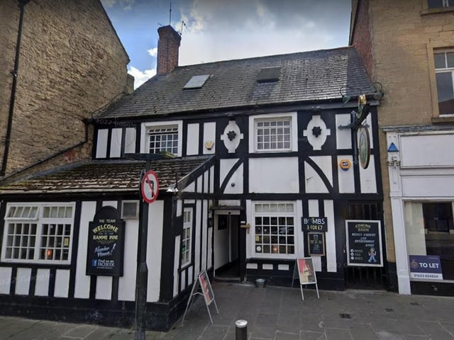 Reviews of this old town centre pub rave about its 'great atmosphere' and 'friendly staff'. The building is four centuries old and had connections with the wool trade, hence its name. Pop in for a cosy pint.