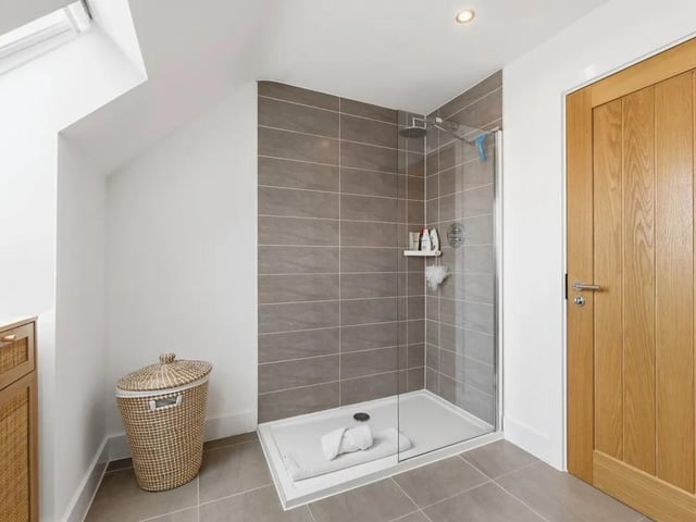 The property features a range of modern fixtures and fittings