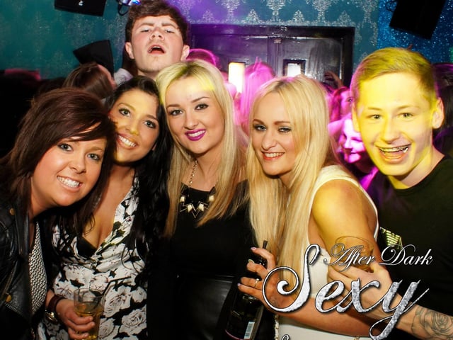 The photobomber is back