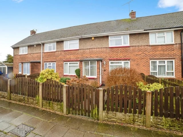 A spacious three-bedroom terraced home with a garage to the rear, ideally positioned close to the Mansfield Town Centre, offering convenient access to a wide range of shops, amenities, and well regarded schools. To the front, the property benefits from a well maintained front garden, with an existing dropped kerb providing opportunity to create off-road parking if desired.