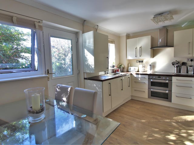 On sale for £289,995. Marketed by Jeffries. Find out more: https://bit.ly/33A8sNb
