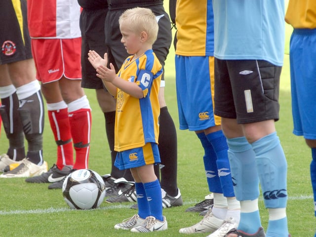 A minute's applause before the game.