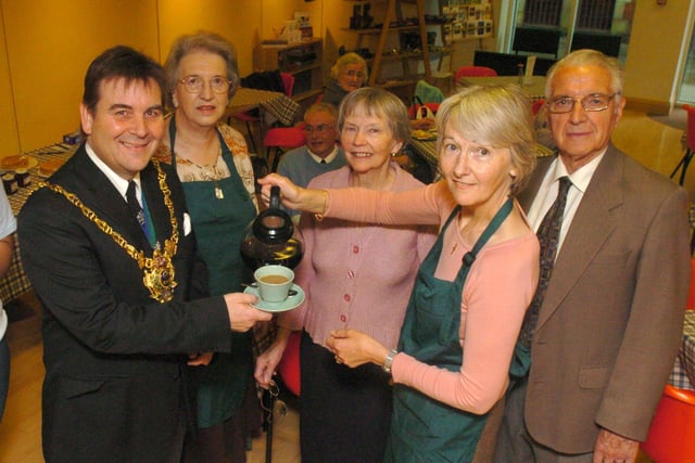 Lord Mayor Coun Roger Davison taking coffee with LtoR,  Pam Barnes, Joan Spinks, Peter Spinks, and Shirley Newman at the Central United  Reform Church, Norfolk Street, for the 2005 Macmillan Cancer Relief Coffee Morning