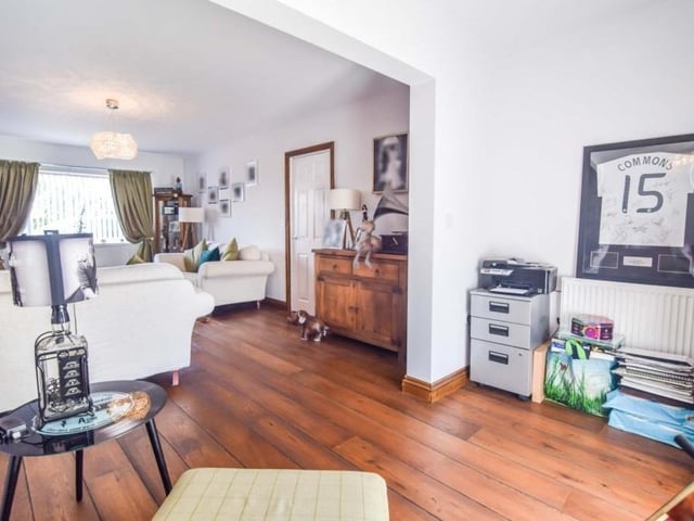 A photo that underlines how large and lively the lounge is.