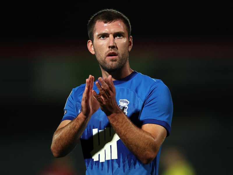 Cambridge United have signed former Birmingham City and Aston Villa midfielder Gary Gardner on a two-year deal.