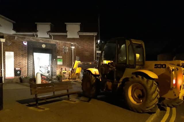 Detectives are appealing for witnesses after criminals attempted to steal cash from an ATM machine in Farnsfield.
