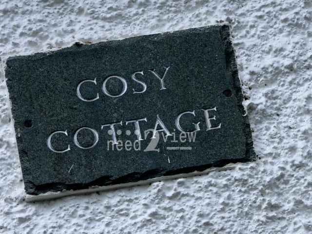 And here is the proof......yes, it really is called Cosy Cottage!
