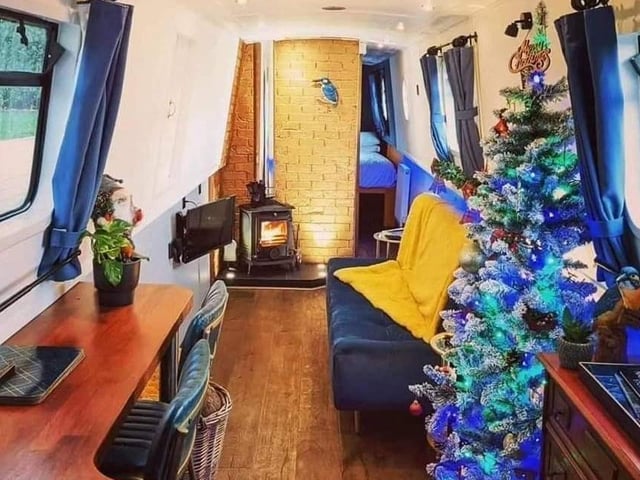 The Kingfisher narrowboat.