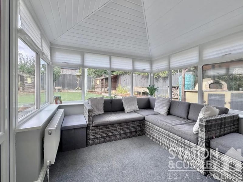 To further impress, the ground floor accommodation also hosts a well proportioned conservatory where you can enjoy beautiful garden views all year round.